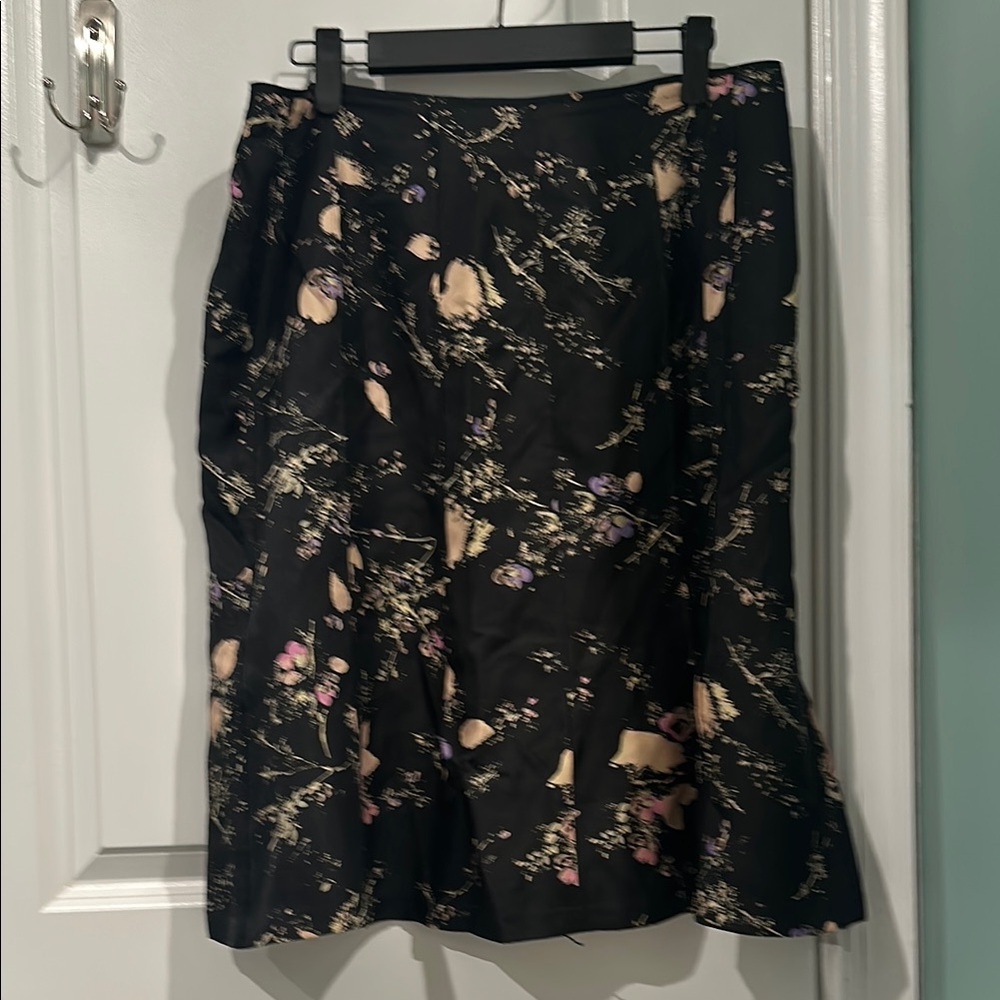 💋 Floral Black Skirt